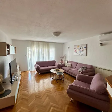 Adria Apartamento